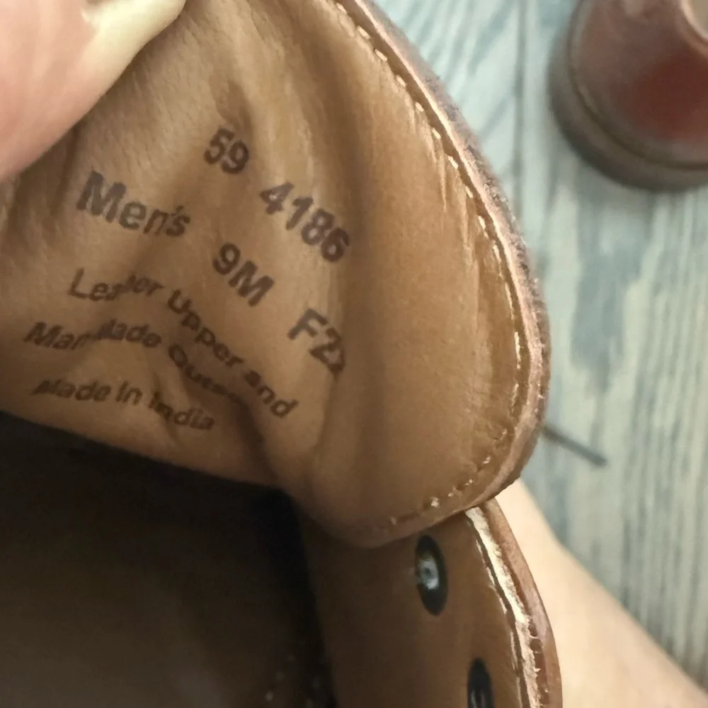 Johnston & Murphy SUTTON WINGTIP  OXFORD Size 9